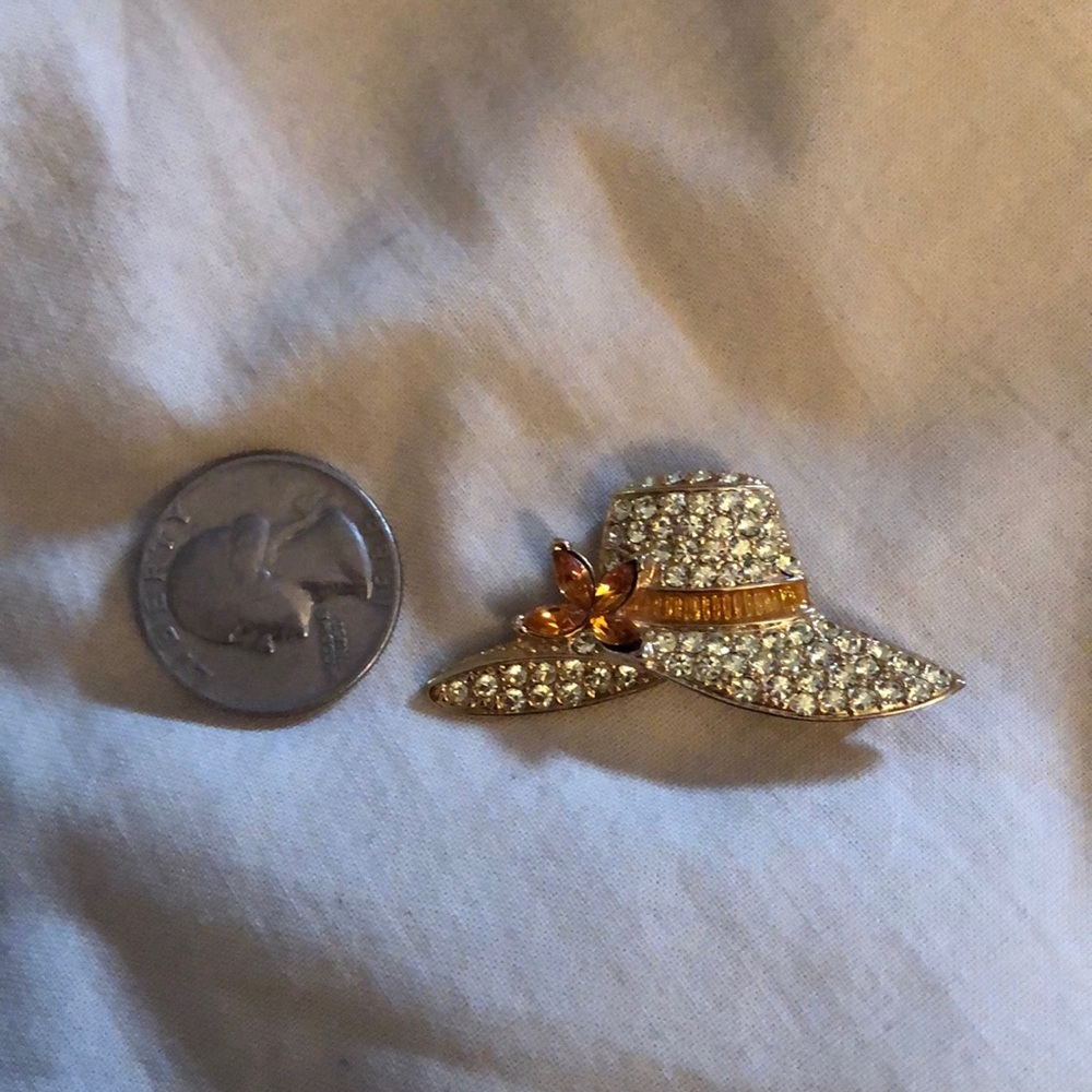 Gold colored Rhinestone covered hat pin - Picture 4 of 5